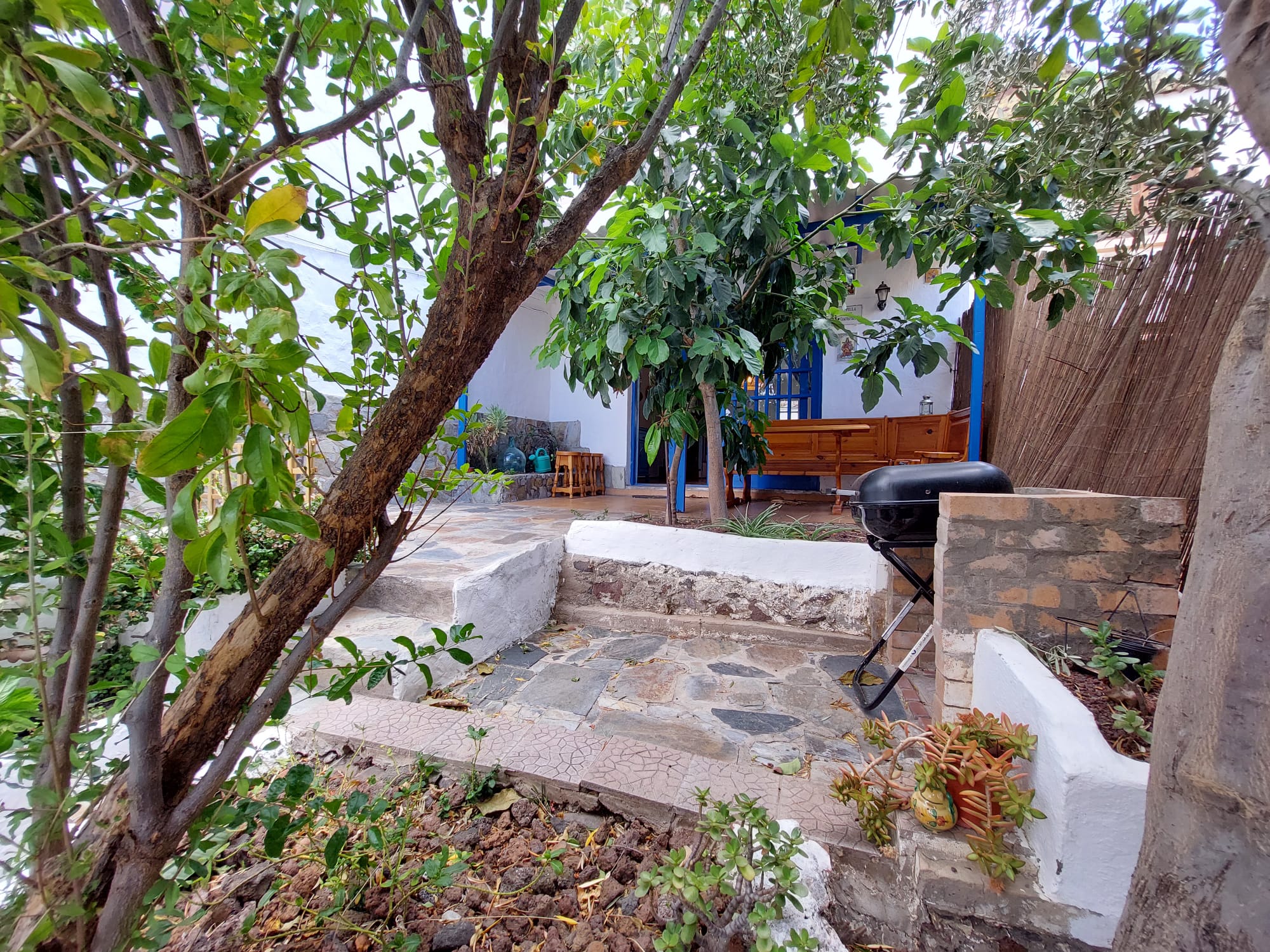 Barbeque in the garden of Casa Mimosa